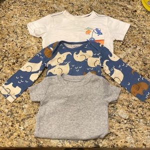 Brands Carter’s & Tommy Bahama, Size 12m